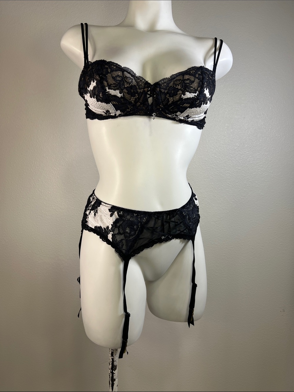 Victoria's Secret Black and Silver Lace Unlined Demi Bra 34B and Garter M/L Set